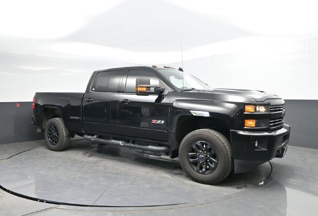 Used 2017 Chevrolet Silverado 2500 LTZ w/ Midnight Edition AWD/4WD image 4