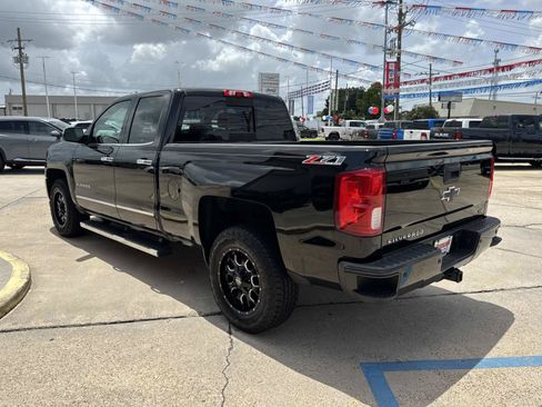Used 2017 Chevrolet Silverado 1500 LTZ Z71 w/ LTZ Plus Package AWD/4WD image 5