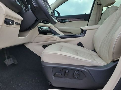 Used 2021 Buick Envision Avenir w/ Technology Package II image 17