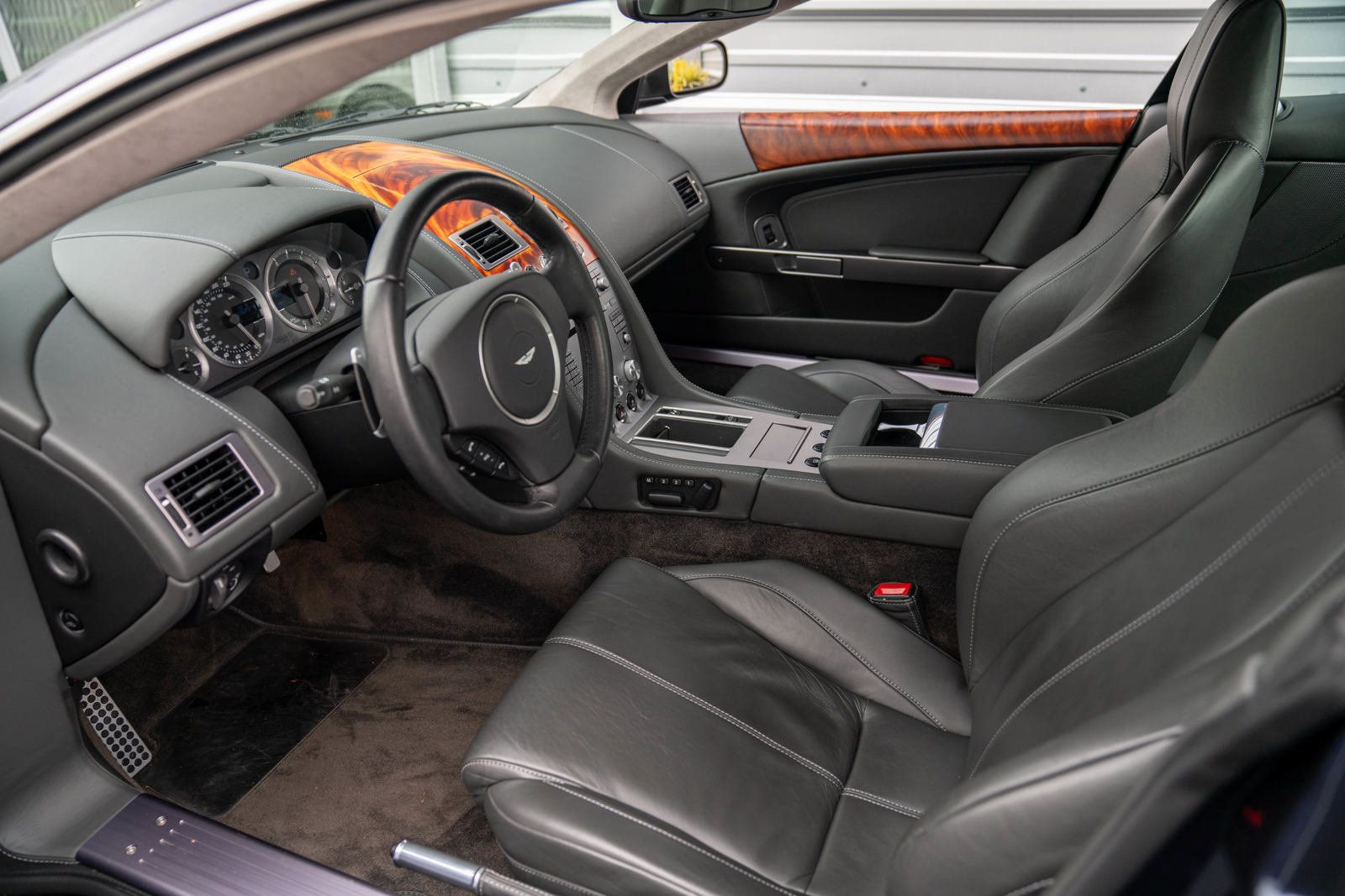 Used 2008 Aston Martin DB9 Coupe RWD image 12