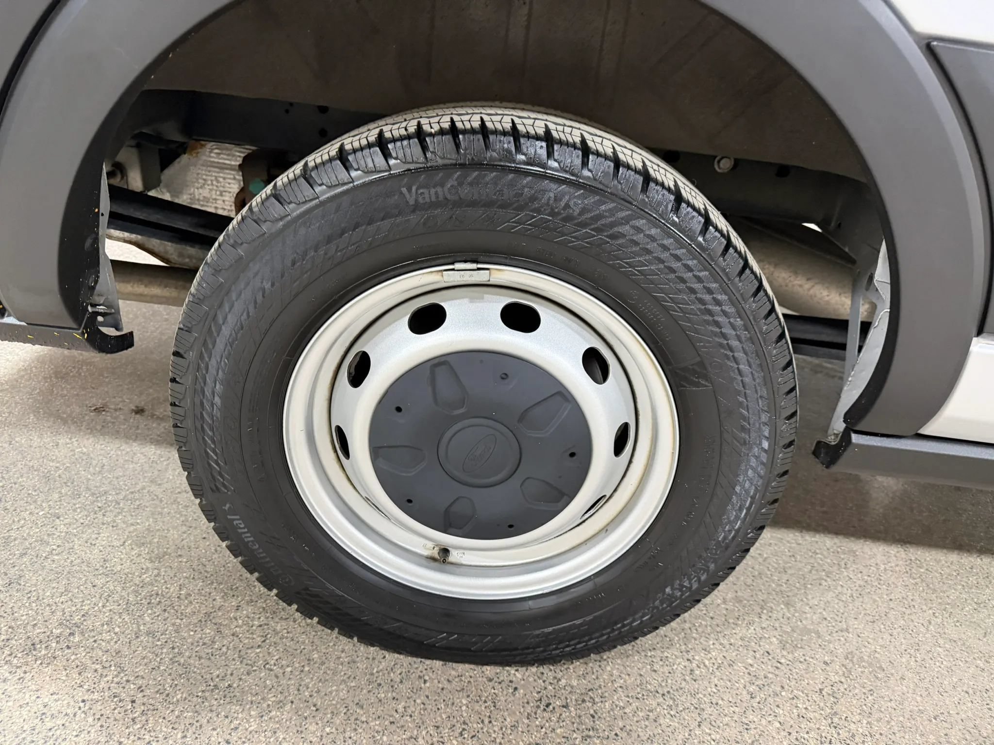 Used 2019 Ford Transit 250 148 Medium Roof RWD image 70