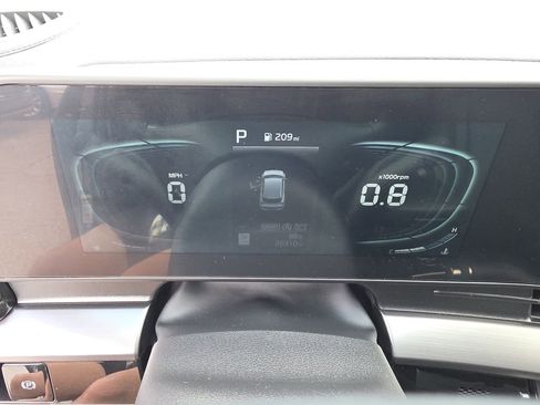 Used 2025 Kia Sportage EX FWD image 26