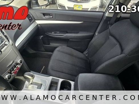 Used 2011 Subaru Outback 2.5i Premium AWD/4WD image 36