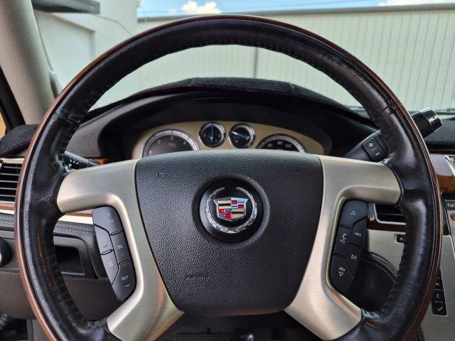 Used 2013 Cadillac Escalade Platinum AWD/4WD image 23