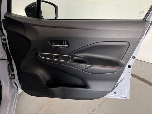 Used 2024 Nissan Versa SR w/ Trunk Package image 28