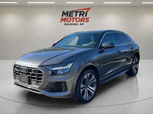Used 2021 Audi Q8 Prestige image 2