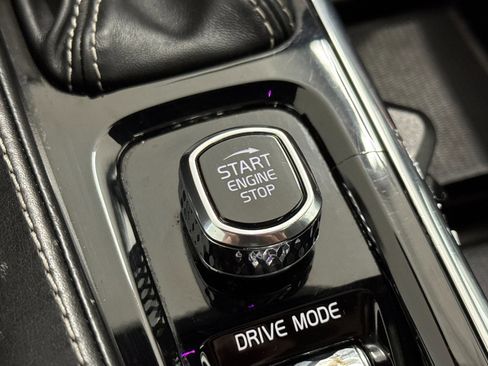 Used 2020 Volvo XC90 T6 R-Design w/ Protection Package Premier image 36