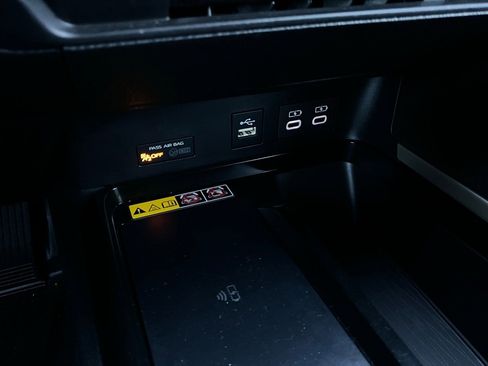 Used 2025 Toyota Camry LE image 24