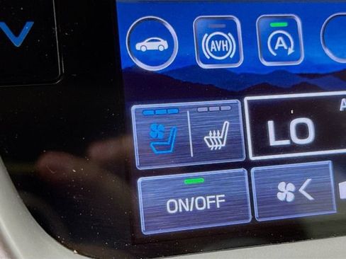 Used 2022 Subaru Outback Touring XT AWD/4WD image 21