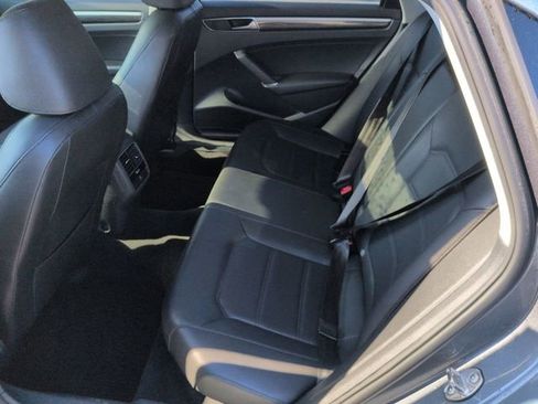Used 2018 Volkswagen Passat 2.0T SE w/ SE Lighting Package FWD image 28