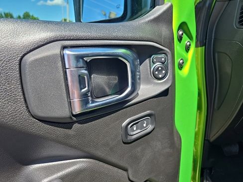 New 2025 Jeep Gladiator Rubicon w/ Safety Group image 38