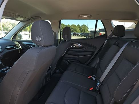 Used 2024 GMC Terrain SLE w/ Driver Convenience Package image 16