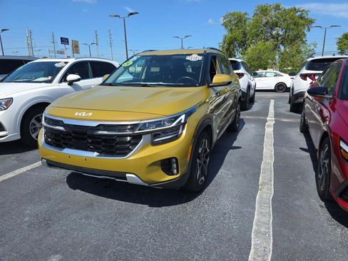 Used 2024 Kia Seltos SX w/ SX Sunroof Package AWD/4WD image 3