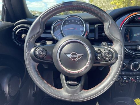 Used 2019 MINI Cooper S image 18