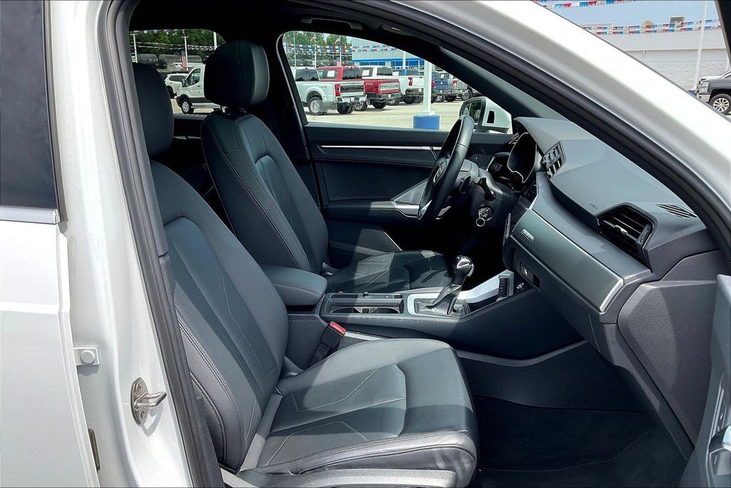 Used 2025 Audi Q3 2.0T Premium AWD/4WD image 15