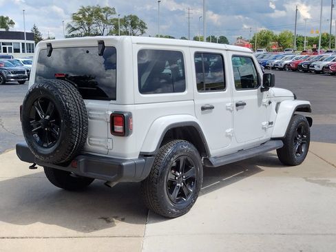 Used 2023 Jeep Wrangler Unlimited Sahara AWD/4WD image 19