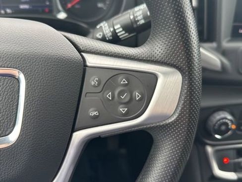 Used 2024 GMC Terrain SLE image 21