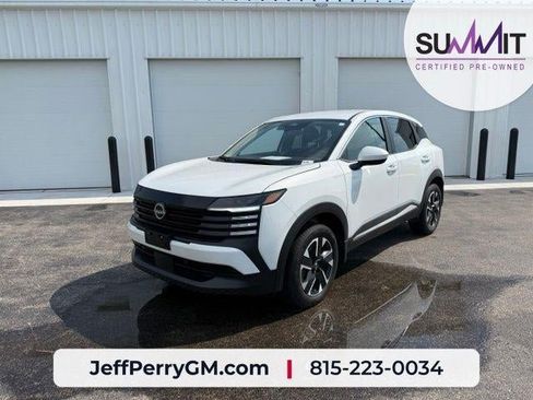 Used 2025 Nissan Kicks SV AWD/4WD image 1