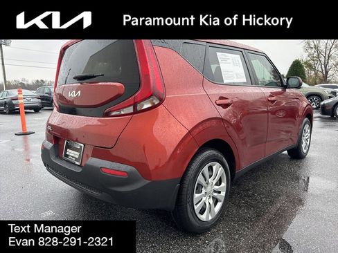 Used 2022 Kia Soul LX image 7