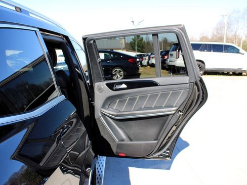 Used 2015 Mercedes-Benz GL 63 AMG 4MATIC image 41