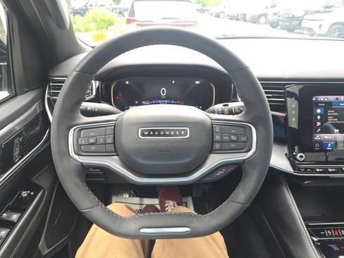 Used 2022 Jeep Wagoneer Series I AWD/4WD image 17