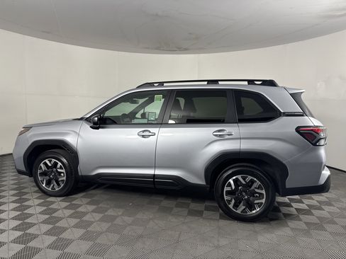 Used 2026 Subaru Forester Premium image 7