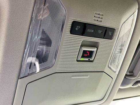 Used 2025 Toyota RAV4 XLE image 22