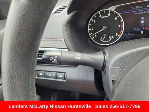 Used 2024 Nissan Altima 2.5 SV FWD image 24