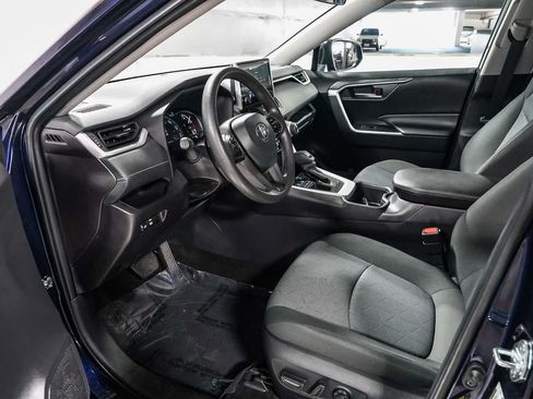 Certified 2025 Toyota RAV4 XLE FWD image 18