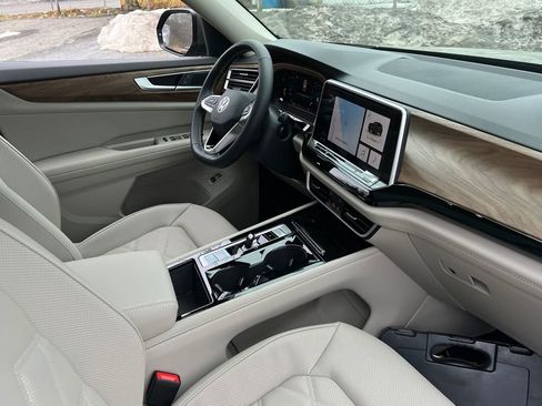 New 2026 Volkswagen Atlas SE image 10