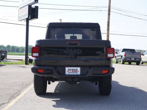 Used 2021 Jeep Gladiator Sport AWD/4WD image 6