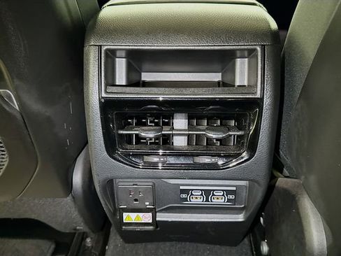 Used 2023 Jeep Grand Cherokee Laredo AWD/4WD image 23