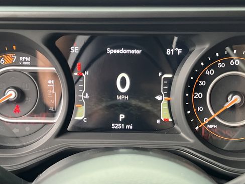 Used 2024 Jeep Wrangler Unlimited Rubicon 392 AWD/4WD image 37