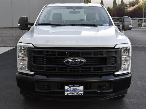 New 2026 Ford F250 XL image 3