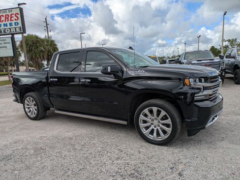 Used 2022 Chevrolet Silverado 1500 High Country image 2