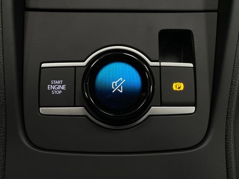 New 2025 Volkswagen Tiguan SE image 24