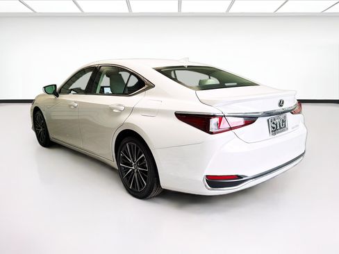 Used 2025 Lexus ES 300h w/ Premium Package FWD image 6