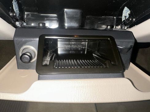 Used 2003 Buick Le Sabre Limited w/ Celebration Edition Package image 28