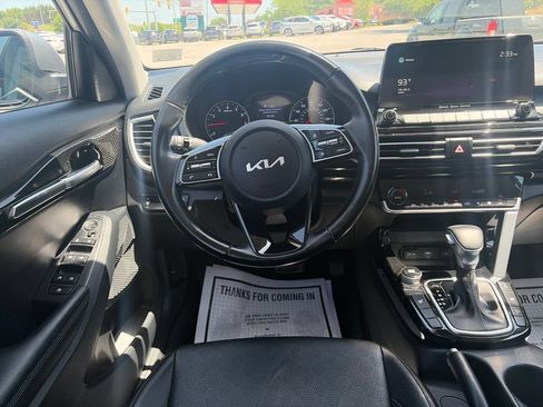 Used 2022 Kia Seltos EX AWD/4WD image 14
