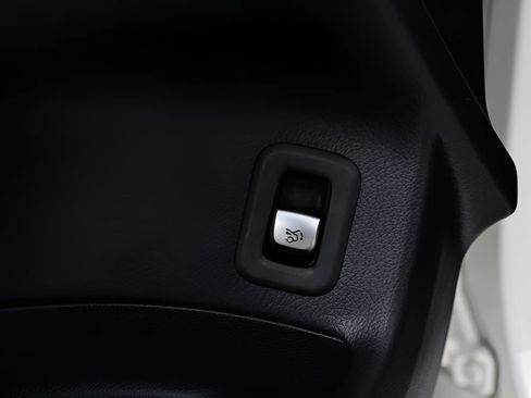 Used 2022 Mercedes-Benz GLC 300 4MATIC image 41