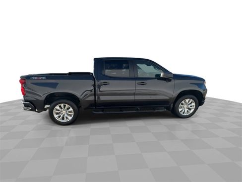 Used 2023 Chevrolet Silverado 1500 Custom image 9