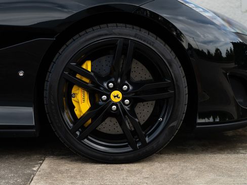 Used 2020 Ferrari Portofino image 36