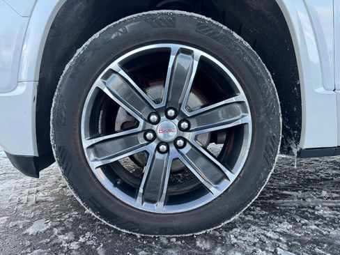 Used 2018 GMC Acadia Denali image 13