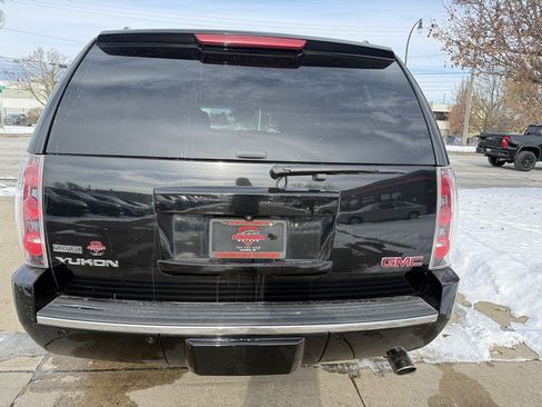 Used 2010 GMC Yukon Denali image 6
