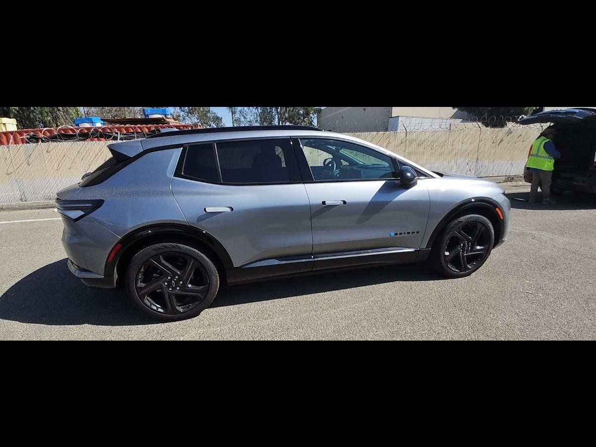 Used 2025 Chevrolet Equinox EV RS w/ Convenience Package II FWD image 19