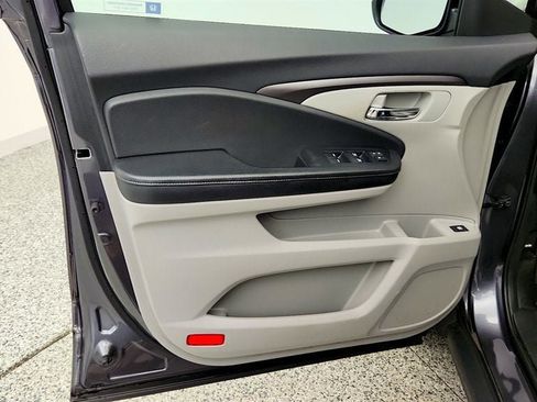 Used 2017 Honda Ridgeline RTL-T image 11