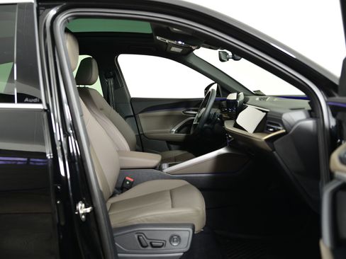 Certified 2025 Audi Q5 Premium w/ Convenience Package image 16