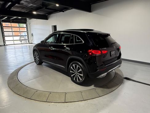 Used 2022 Mercedes-Benz GLA 250 4MATIC image 11