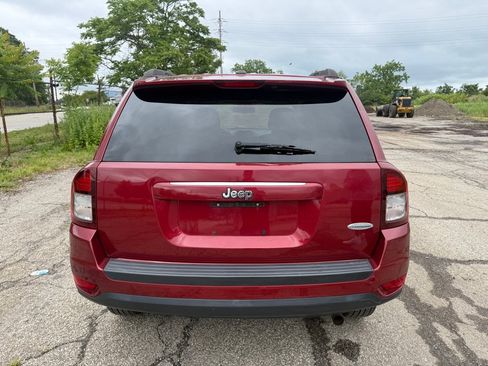 Used 2016 Jeep Compass Latitude FWD image 5