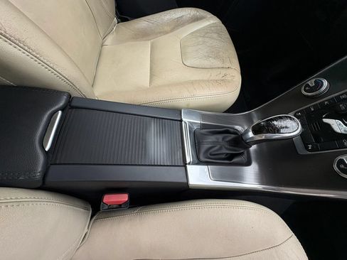 Used 2016 Volvo XC60 T6 w/ Proximity Package AWD/4WD image 13